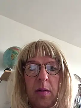 simone xdressing online show from 10/03/25, 01:01