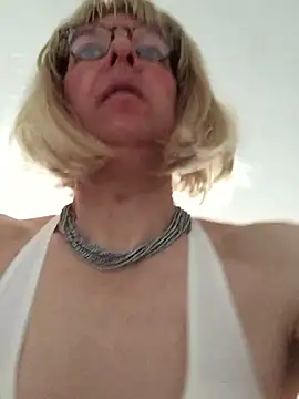 simone xdressing online show from 03/11/26, 04:23