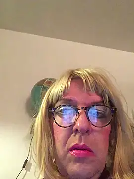 simone xdressing online show from 01/29/25, 01:05