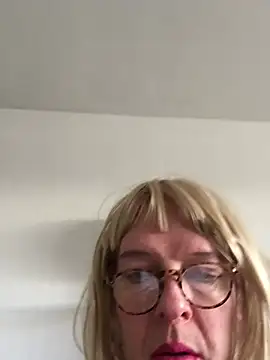 simone xdressing online show from 01/26/25, 10:12