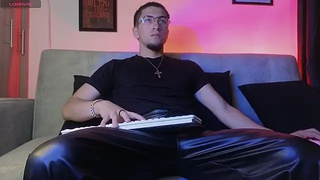 AresMassimoX online show from 04/18/26, 01:57