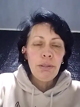 Jhanne Cherry  online show from 11/17/25, 06:50