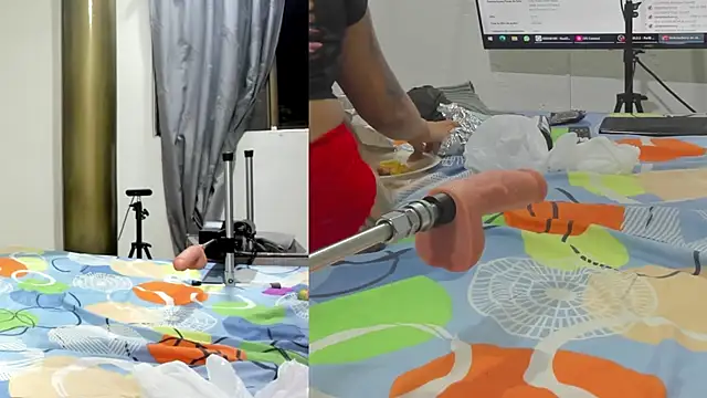 Snapshot of michelle_hot1 chatting on 12/22/25, 03:06 michelle hot1 online show from 12/22/25, 03:06