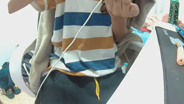 Calavera2001 online show from 12/18/25, 11:52