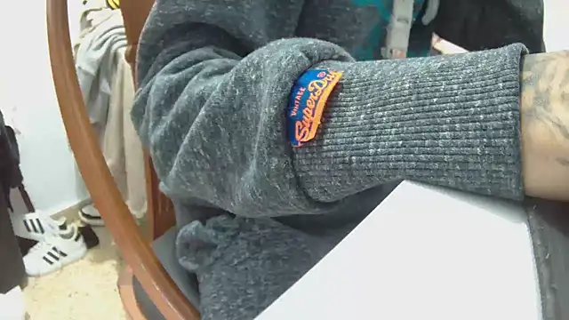 Calavera2001 online show from 12/15/25, 01:28