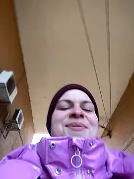 Dona Mafia online show from 12/22/25, 02:01