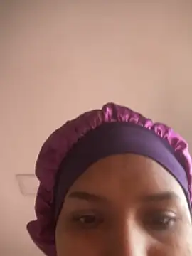 Snapshot of CataniaA22 chatting on 02/02/26, 01:21 CataniaA22 online show from 02/02/26, 01:21