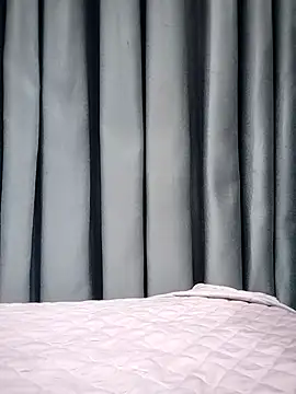   Anna    online show from 11/24/25, 07:58