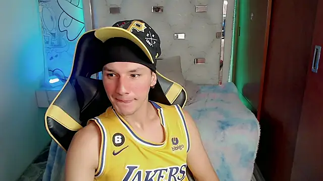 Snapshot of Lucifer_go chatting on 11/12/25, 09:18 Lucifer go online show from 11/12/25, 09:18