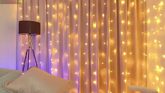 Snapshot of ur_shy_bambi chatting on 02/18/26, 02:31 ur shy bambi online show from 02/18/26, 02:31