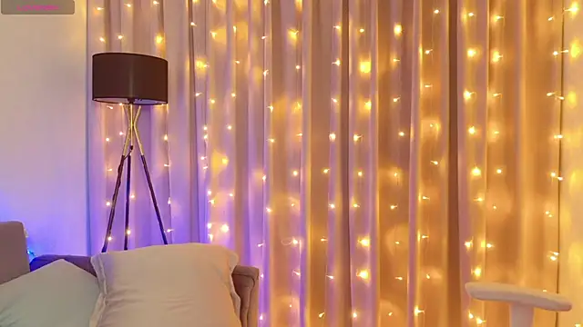 Snapshot of ur_shy_bambi chatting on 02/24/26, 01:28 ur shy bambi online show from 02/24/26, 01:28