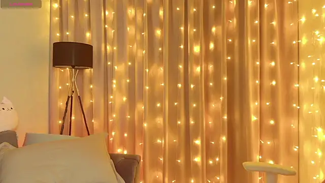 Snapshot of ur_shy_bambi chatting on 02/13/26, 01:05 ur shy bambi online show from 02/13/26, 01:05