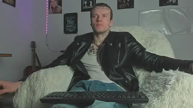 Huntall77 online show from 04/10/26, 05:36