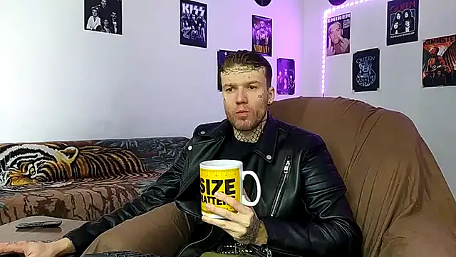 Huntall77 online show from 01/10/26, 06:42