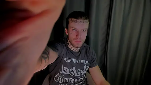 Huntall77 online show from 11/30/25, 01:12