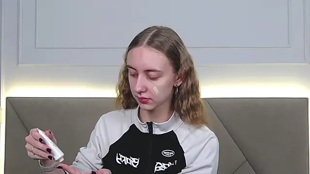 RachaelCute online show from 12/17/25, 04:28