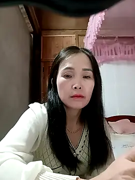 Feeling-hot online show from 11/26/25, 07:52