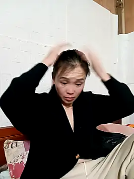 Feeling-hot online show from 12/02/25, 04:41