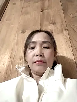 Feeling-hot online show from 11/13/25, 01:15