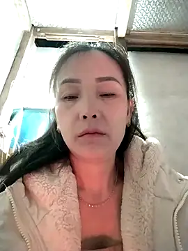 Feeling-hot online show from 11/26/25, 07:58