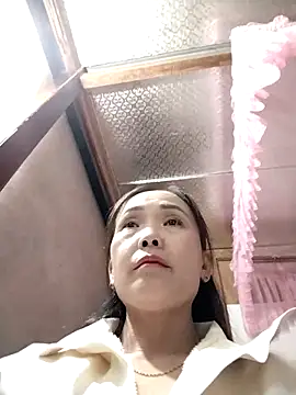 Feeling-hot online show from 11/29/25, 11:21