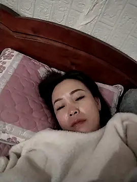 Snapshot of Feeling-hot chatting on 02/08/26, 01:03 Feeling-hot online show from 02/08/26, 01:03