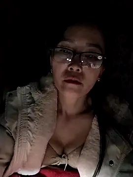 Feeling-hot online show from 11/17/25, 04:55