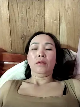 Feeling-hot online show from 11/21/25, 07:40