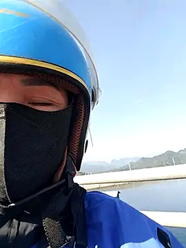 Feeling-hot online show from 11/14/25, 01:53