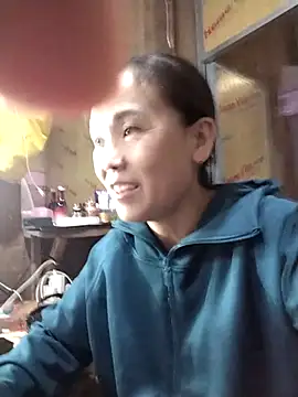 Feeling-hot online show from 11/10/25, 05:56