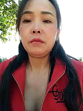 Feeling-hot online show from 11/20/25, 07:20