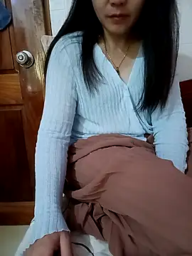 Feeling-hot online show from 05/11/26, 04:04