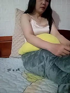 Feeling-hot online show from 05/03/26, 09:29