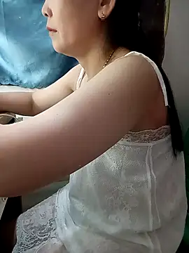 Feeling-hot online show from 05/07/26, 03:04