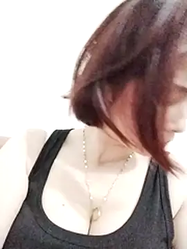 Swan-white123 online show from 12/18/25, 07:07