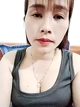 Swan-white123 online show from 12/17/25, 03:39