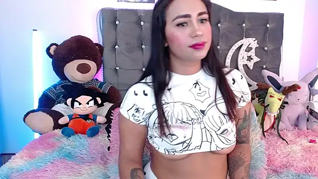 lunabritton1 online show from 04/07/26, 02:35