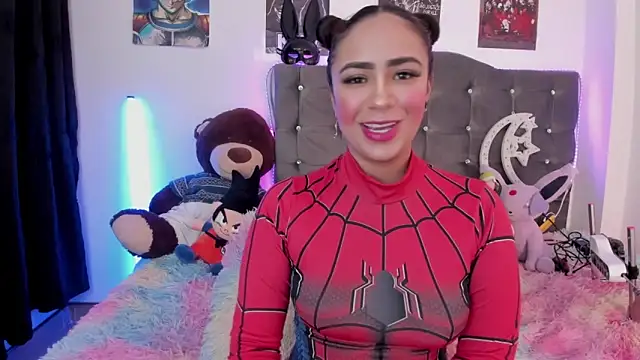 lunabritton1 online show from 12/18/25, 04:17