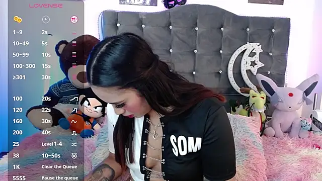 lunabritton1 online show from 04/14/26, 03:33