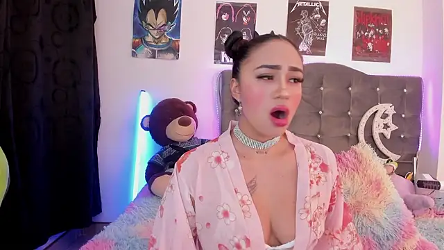 lunabritton1 online show from 01/12/26, 04:08