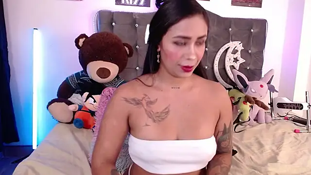 lunabritton1 online show from 02/08/26, 03:26