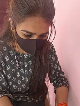 Iamyourdarling online show from 11/18/25, 06:17