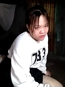 Snapshot of m-mbae chatting on 01/15/26, 04:38 m-mbae online show from 01/15/26, 04:38