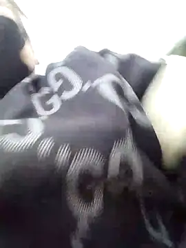 Snapshot of m-mbae chatting on 12/18/25, 02:16 m-mbae online show from 12/18/25, 02:16