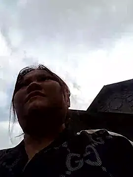 Snapshot of m-mbae chatting on 01/11/26, 05:25 m-mbae online show from 01/11/26, 05:25