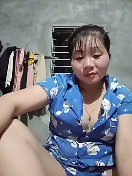Snapshot of vangkt-cute chatting on 05/16/26, 01:10 vangkt-cute online show from 05/16/26, 01:10