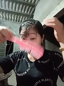Snapshot of vangkt-cute chatting on 05/15/26, 12:14 vangkt-cute online show from 05/15/26, 12:14