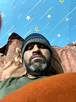 Snapshot of arjunforyou4 chatting on 12/18/25, 07:29 arjunforyou4 online show from 12/18/25, 07:29