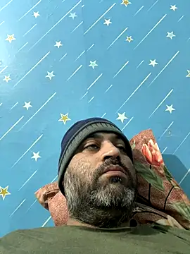 Snapshot of arjunforyou4 chatting on 12/16/25, 05:11 arjunforyou4 online show from 12/16/25, 05:11