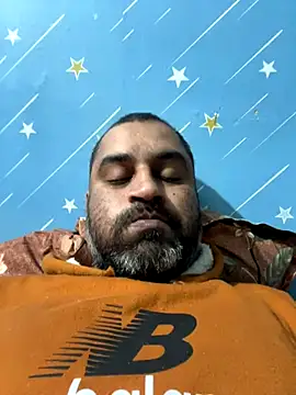 Snapshot of arjunforyou4 chatting on 12/16/25, 05:50 arjunforyou4 online show from 12/16/25, 05:50